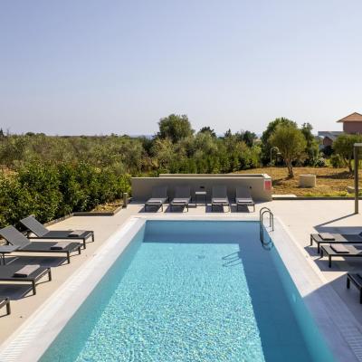 Akrotiri Suites Pool